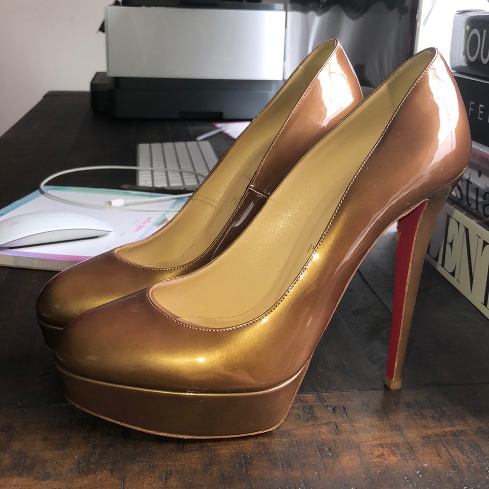 Christian Louboutin “So Simple” pumps